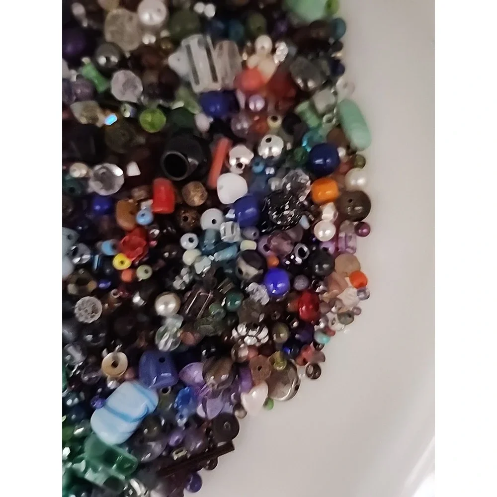 The Unbranded Brand happy beads